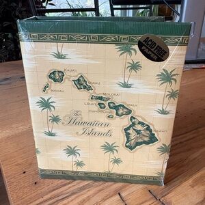 The Hawaiian Islands Photo Album. Holds 120, 4 x 6 photos. New. Never used.